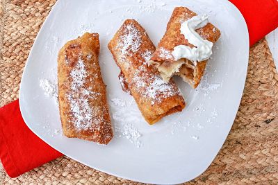 New Fall Favorite Dessert: Apple Crisp Egg Rolls Recipe 13 New Fall Favorite Dessert: Apple Crisp Egg Rolls Recipe 10