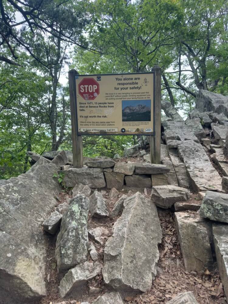 Add Seneca Rocks in West Virginia to your bucket list! 21 Add Seneca Rocks in West Virginia to your bucket list! 11